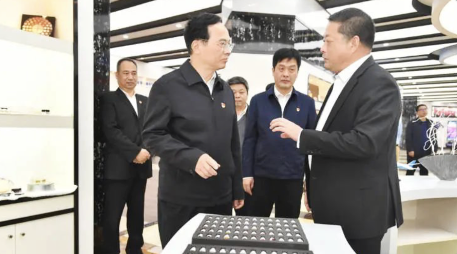 林寶金書記參觀科技展廳 林寶金書記參觀科技展廳